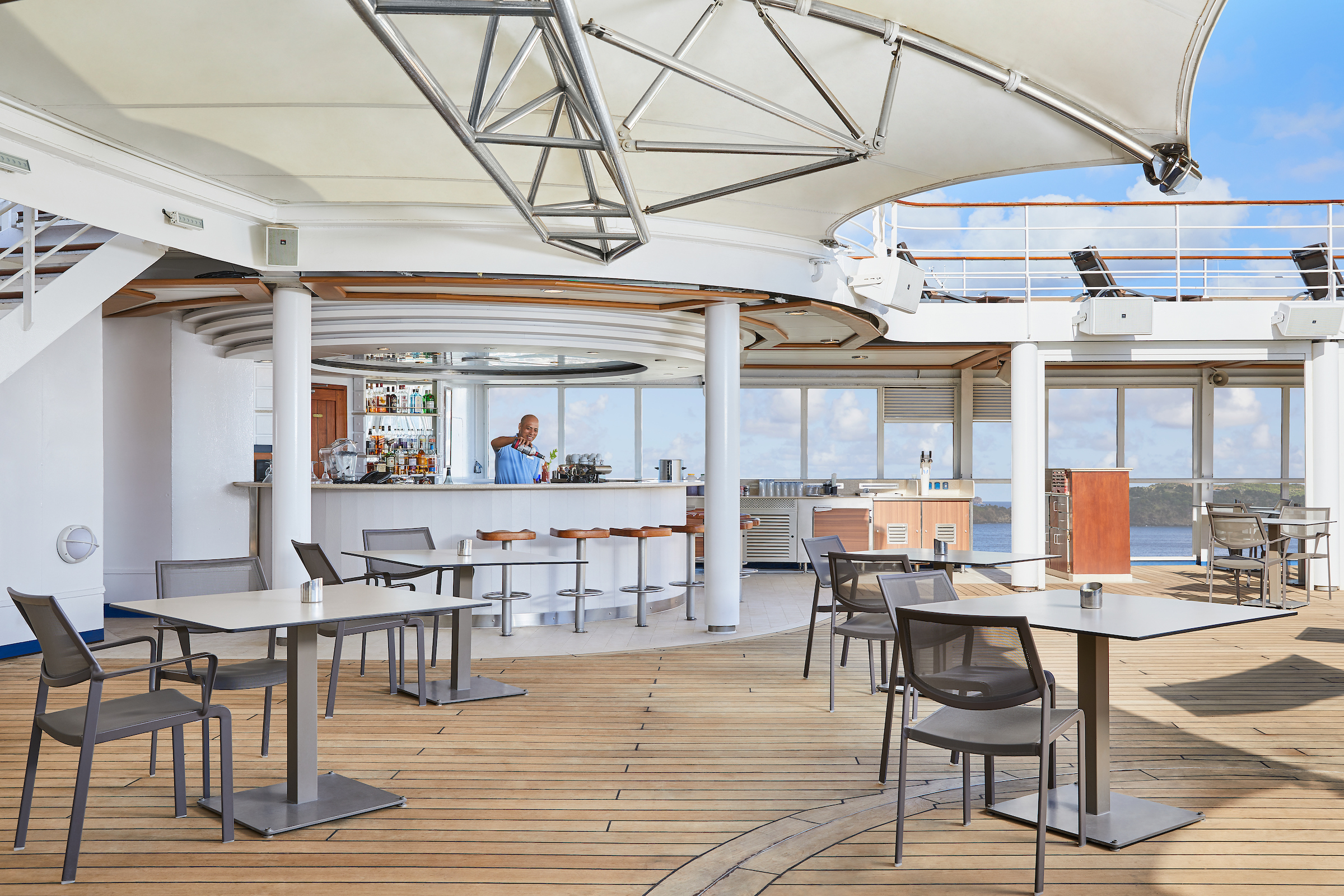 Silversea - Silver Shadow - The Pool Bar.jpg